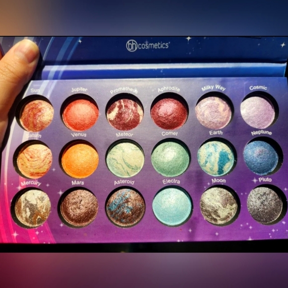 SOLD- BH cosmetics Galaxy Chic 18 color baked eyeshadow palette - Picture 2 of 5